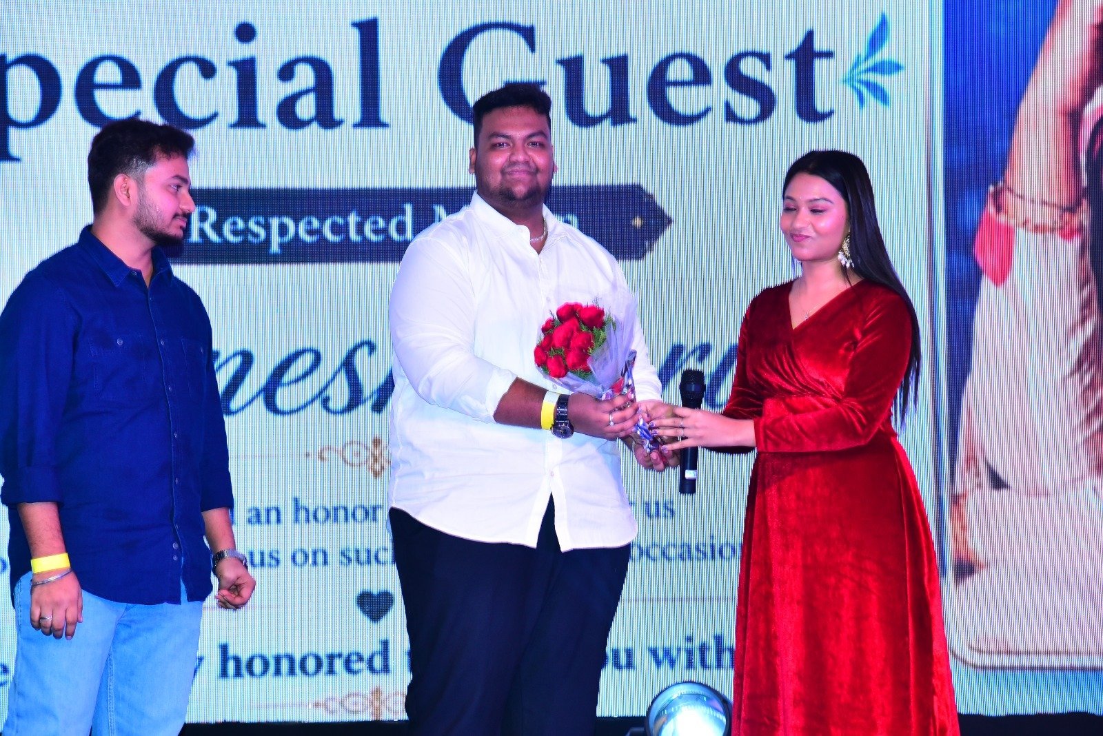 Special Guest Actress Soneshwari
