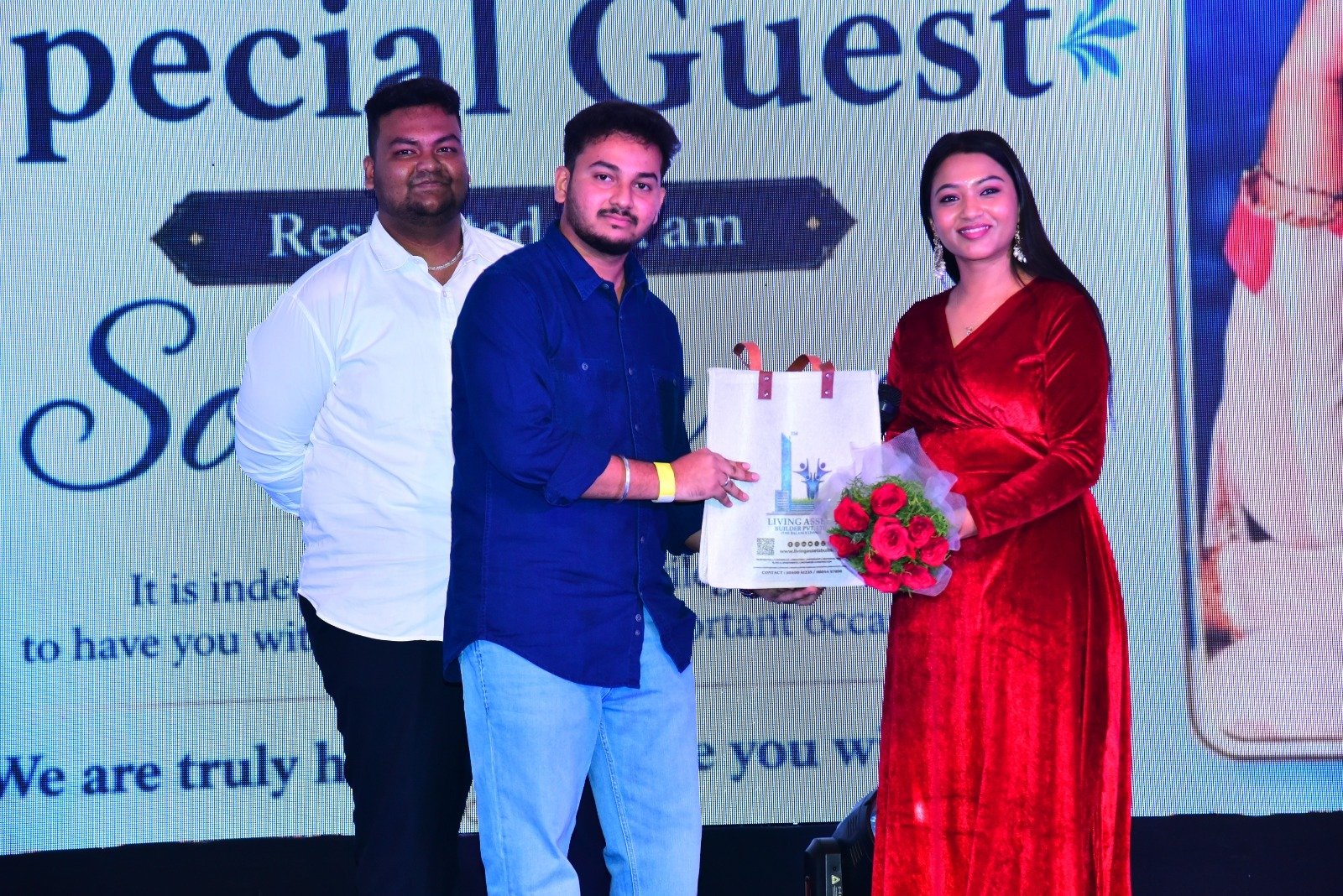 Special Guest Actress Soneshwari