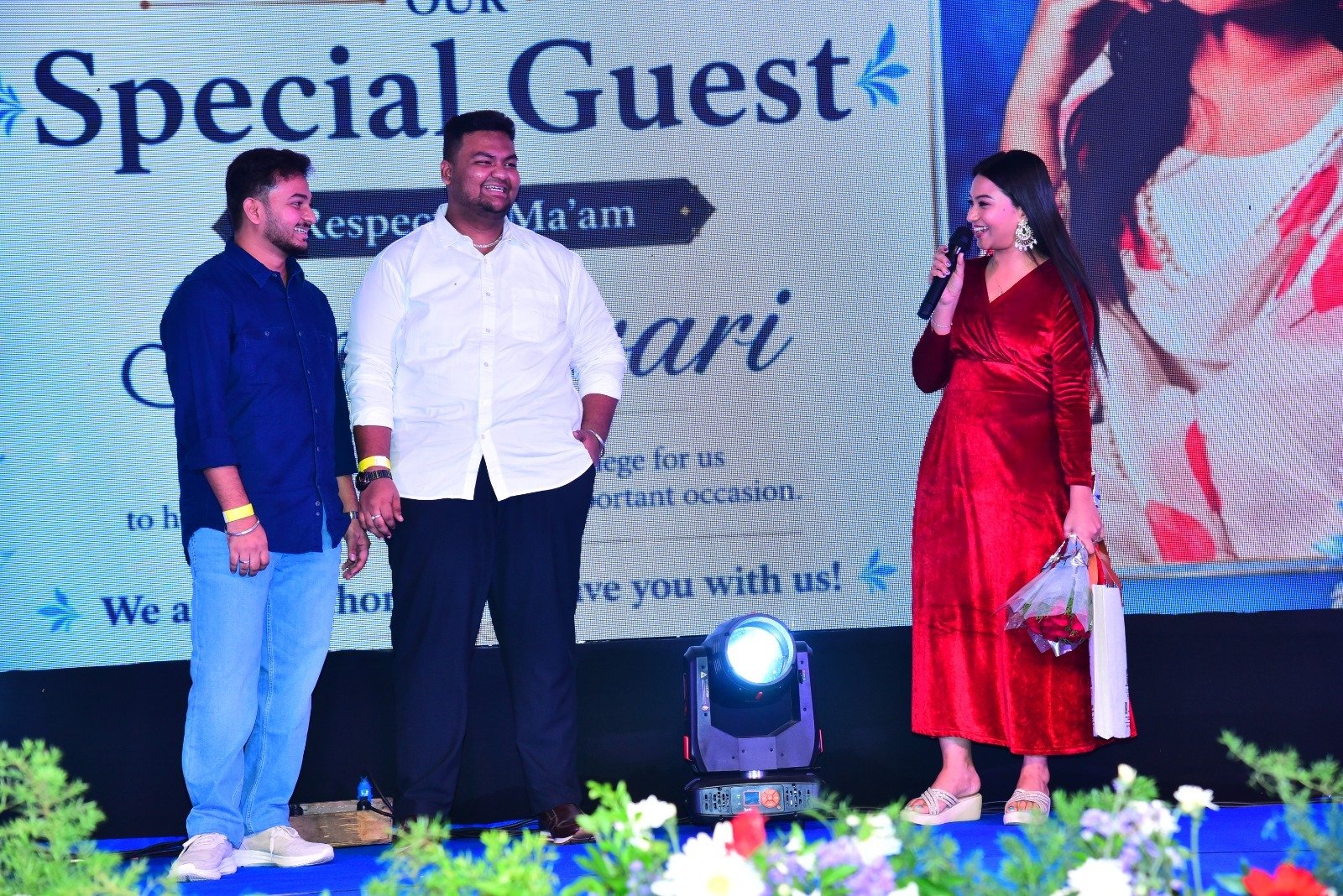 Special Guest Actress Soneshwari